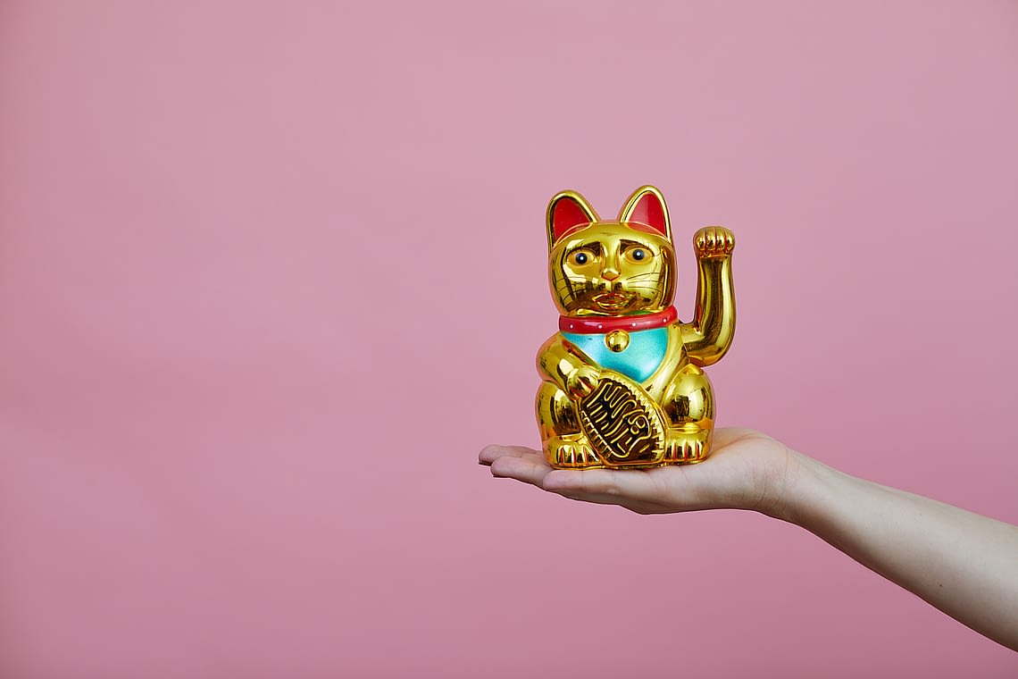 Geluk creëer je zelf. Photo by Malvestida Magazine on Unsplash