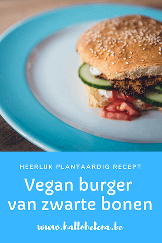 Het is niet omdat je geen dieren meer eet, dat een lekkere burger niet meer smaakt. Zeker als die burger ook nog eens voedzaam en overheerlijk is, zoals deze vegan burger op basis van zwarte bonen en maïs. Een vrij eenvoudig recept dat je vast nog vaak zal klaarmaken!