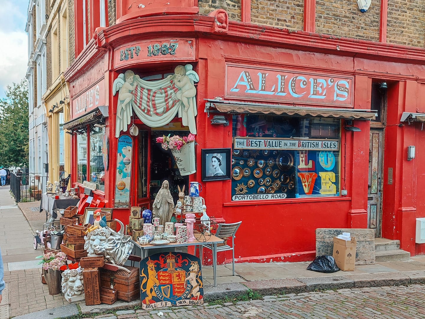Alice's Antiques in Notting Hill, een locatie uit de Paddington film.